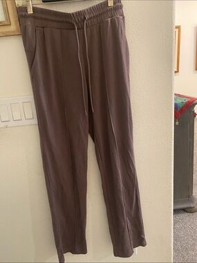 Women’s Drawstring Lounge Pants in Taupe